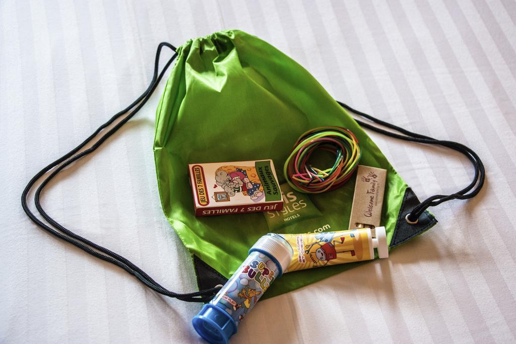 Ibis Styles Guyancourt Versailles Εξωτερικό φωτογραφία
