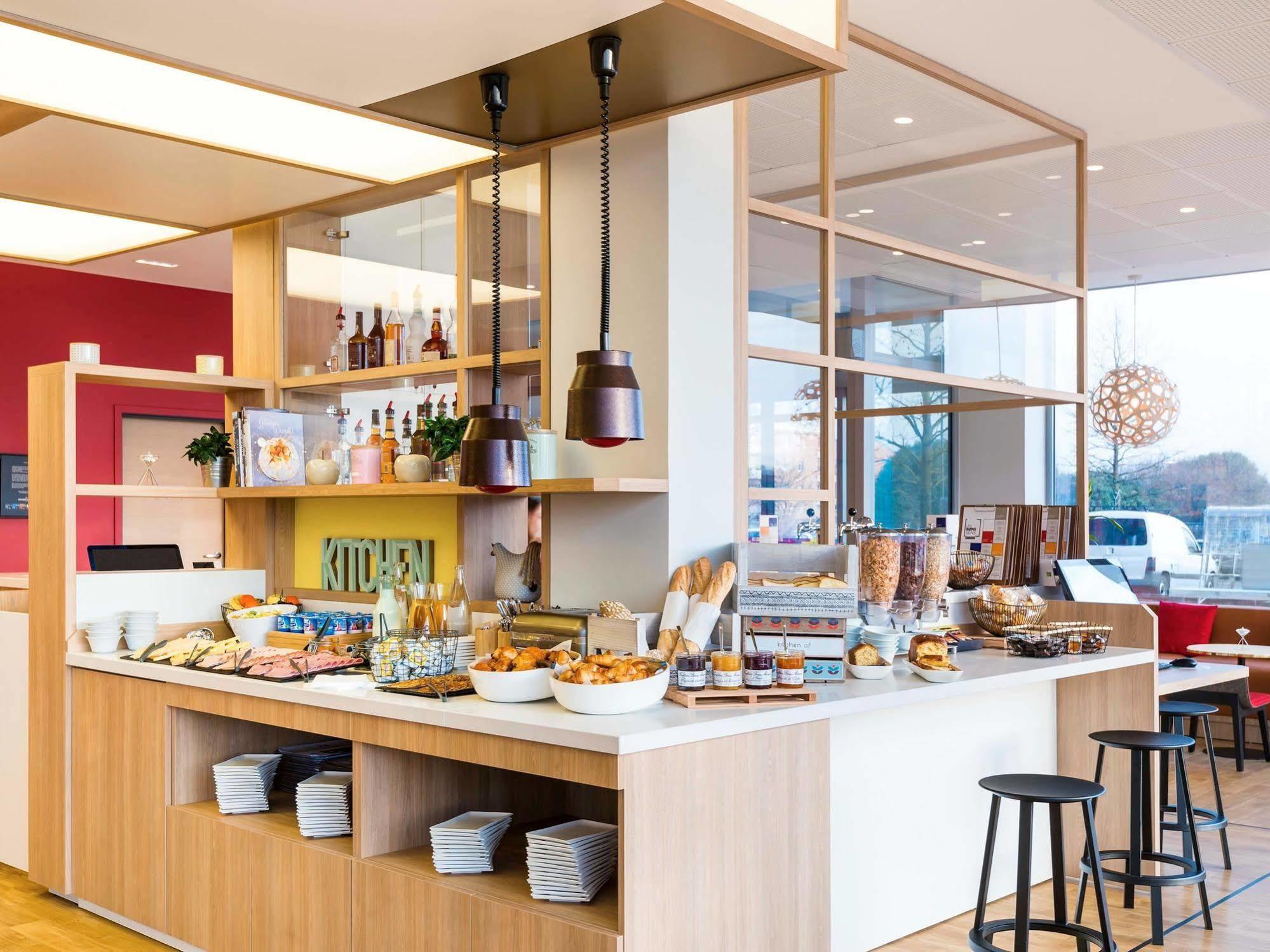 Ibis Styles Guyancourt Versailles Εξωτερικό φωτογραφία
