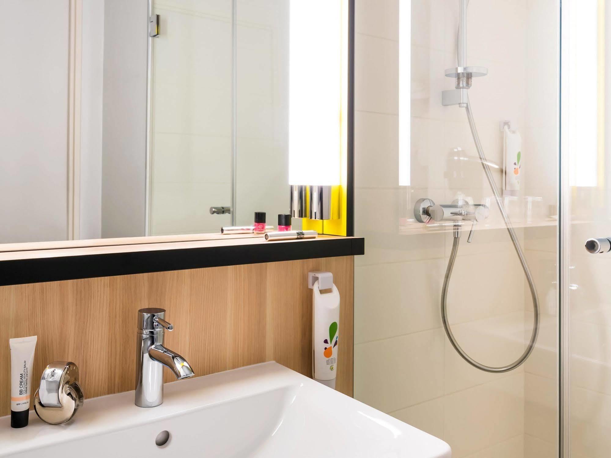 Ibis Styles Guyancourt Versailles Εξωτερικό φωτογραφία