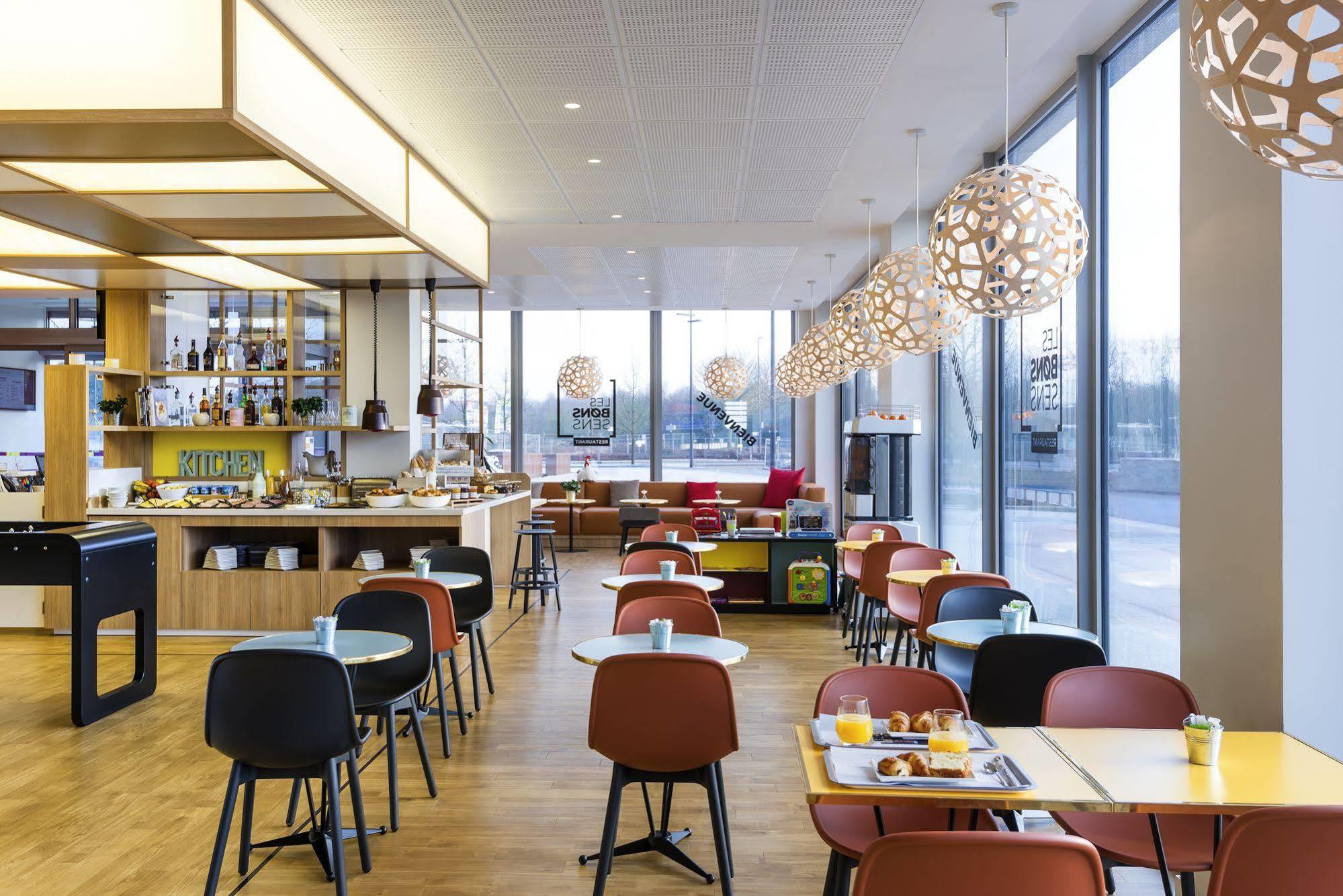 Ibis Styles Guyancourt Versailles Εξωτερικό φωτογραφία