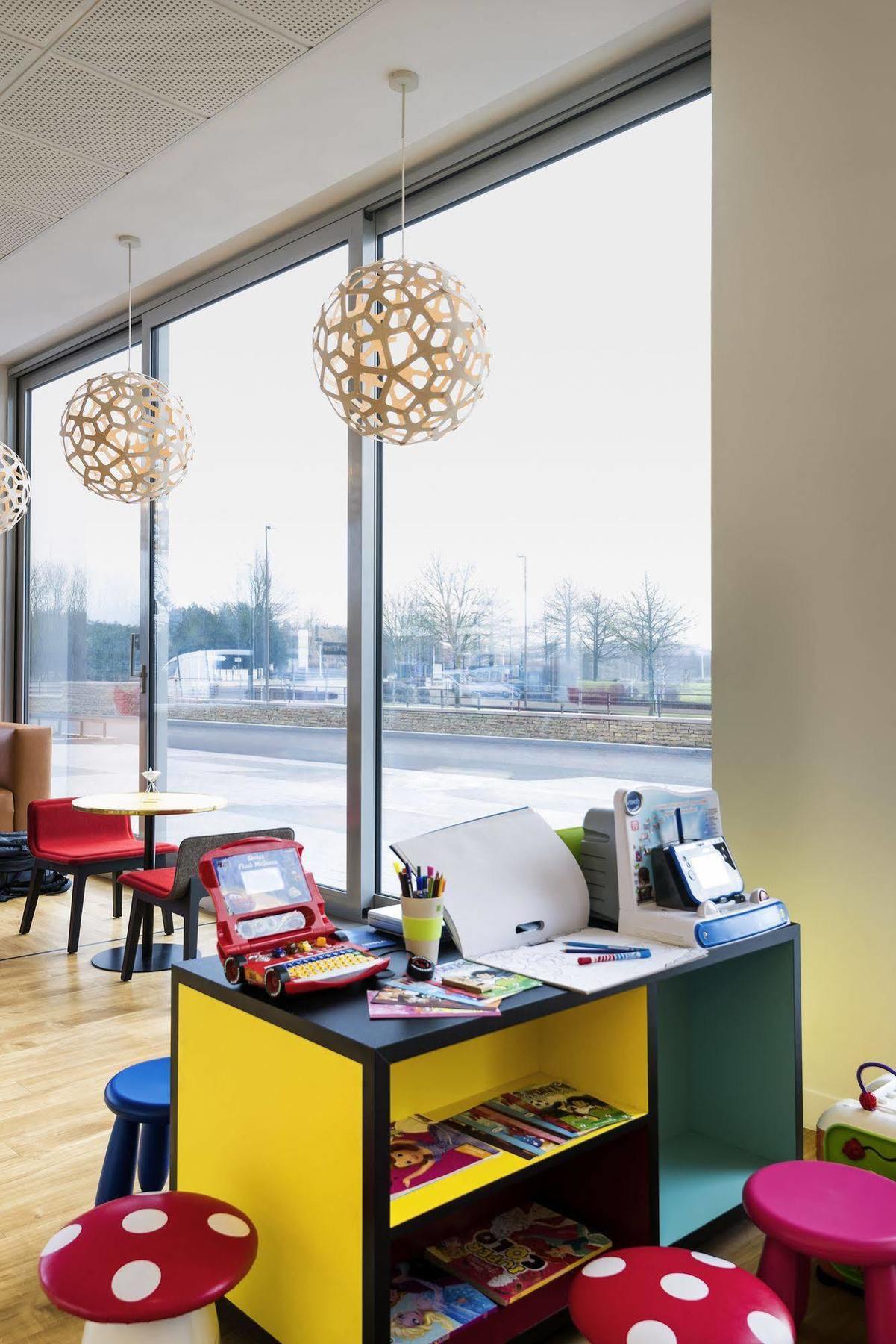 Ibis Styles Guyancourt Versailles Εξωτερικό φωτογραφία